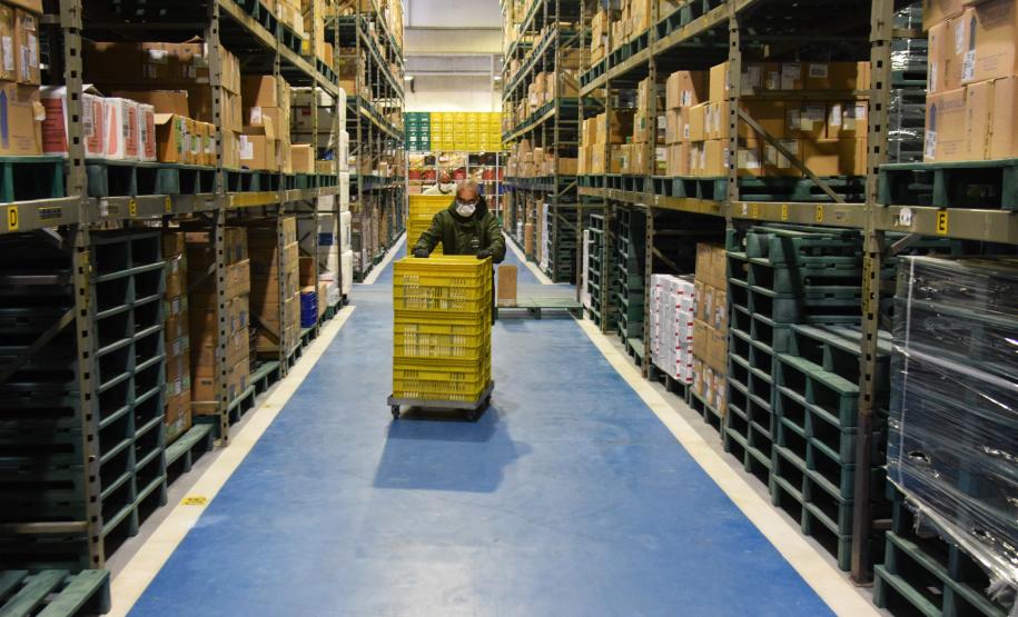 Mais 170 mil vacinas contra a Covid-19 para adolescentes chegam ao Paraná