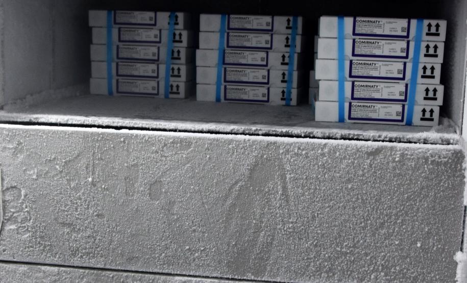 Mais 170 mil vacinas contra a Covid-19 para adolescentes chegam ao Paraná