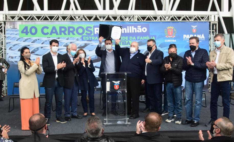 Governador entrega 40 carros para reforçar atendimento da Saúde em Curitiba