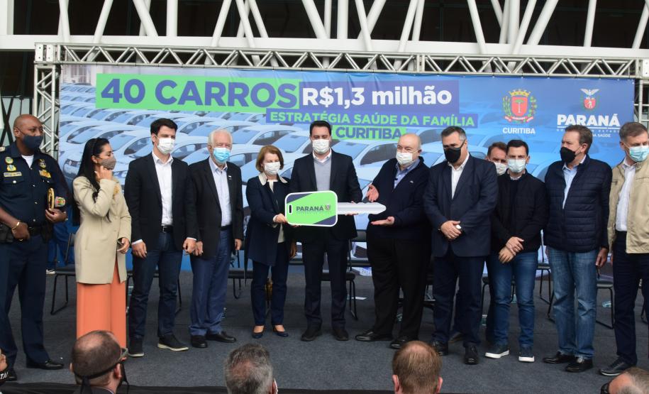 Governador entrega 40 carros para reforçar atendimento da Saúde em Curitiba
