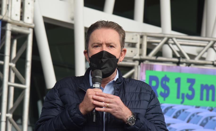 Governador entrega 40 carros para reforçar atendimento da Saúde em Curitiba