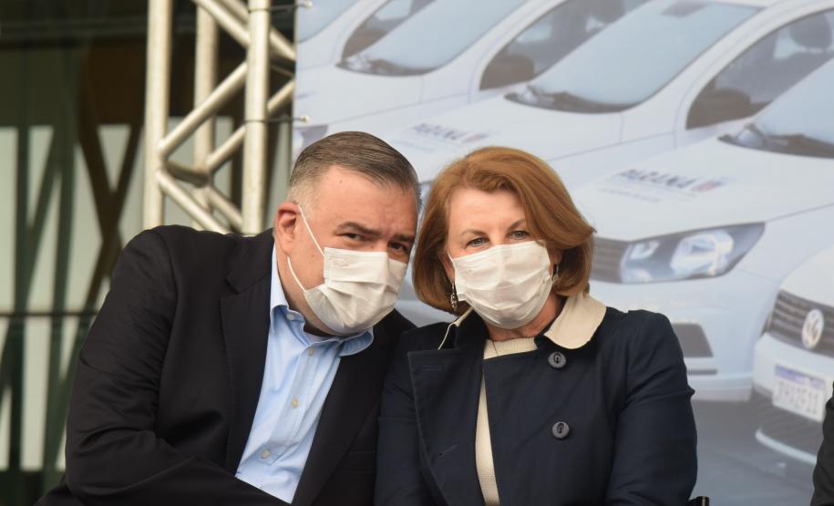 Governador entrega 40 carros para reforçar atendimento da Saúde em Curitiba
