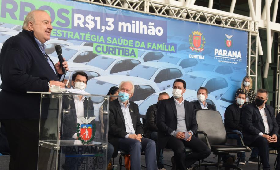 Governador entrega 40 carros para reforçar atendimento da Saúde em Curitiba