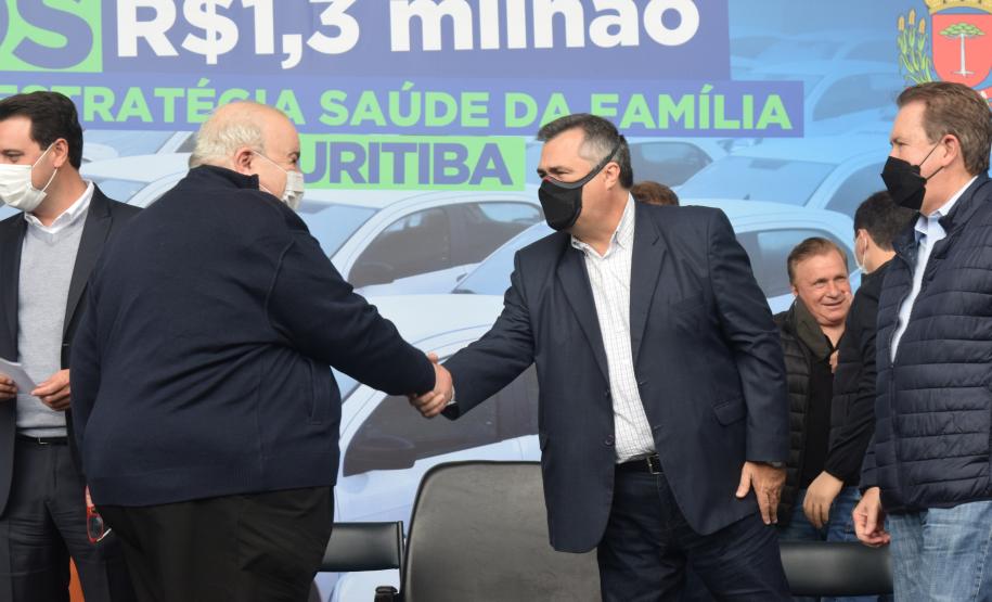 Governador entrega 40 carros para reforçar atendimento da Saúde em Curitiba