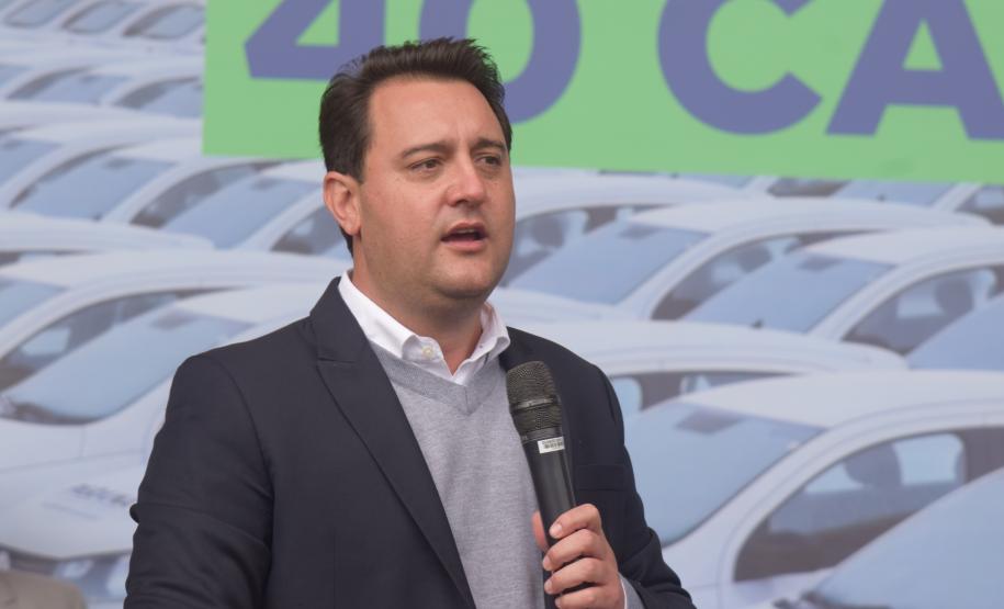 Governador entrega 40 carros para reforçar atendimento da Saúde em Curitiba