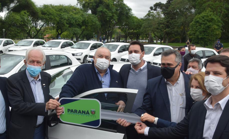 Governador entrega 40 carros para reforçar atendimento da Saúde em Curitiba