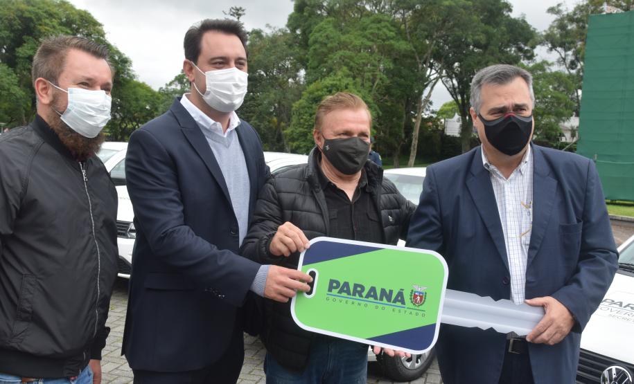 Governador entrega 40 carros para reforçar atendimento da Saúde em Curitiba