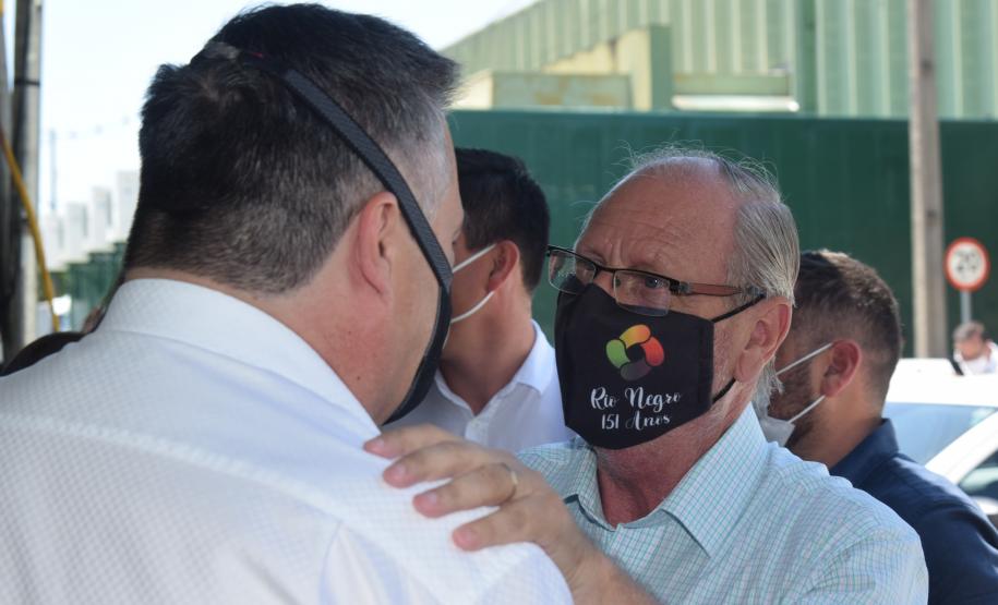 Saúde entrega 108 veículos para a Região Metropolitana