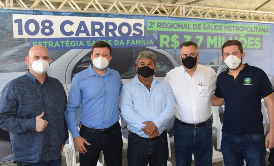Saúde entrega 108 veículos para a Região Metropolitana