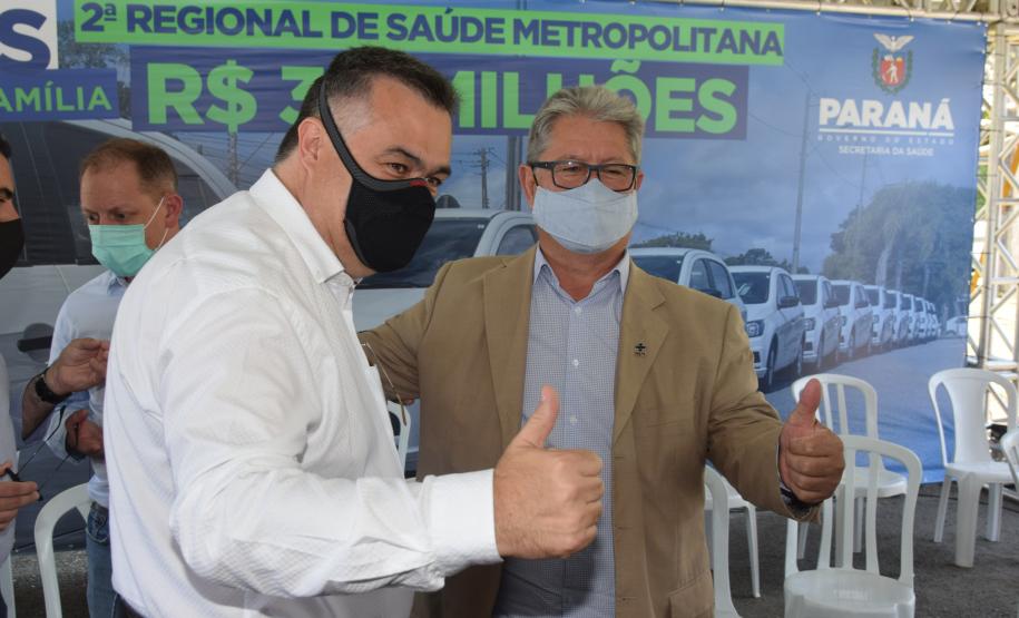 Saúde entrega 108 veículos para a Região Metropolitana