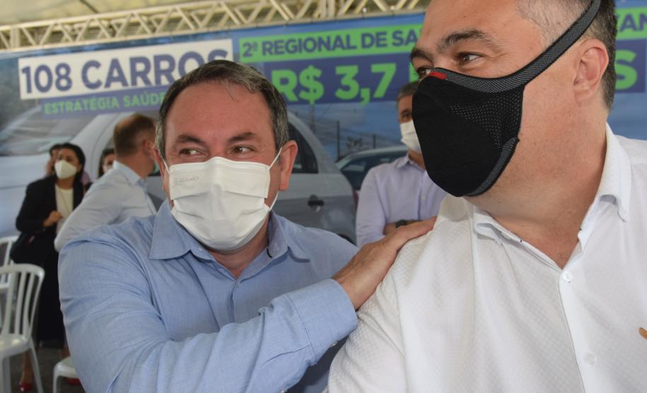 Saúde entrega 108 veículos para a Região Metropolitana