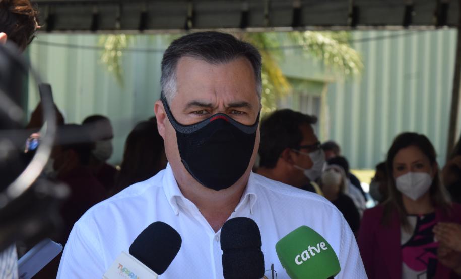 Saúde entrega 108 veículos para a Região Metropolitana