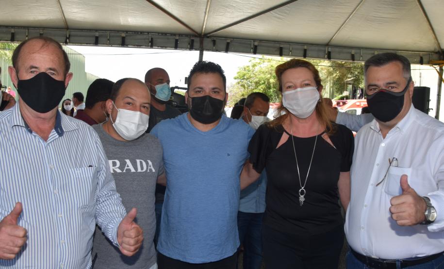 Saúde entrega 108 veículos para a Região Metropolitana