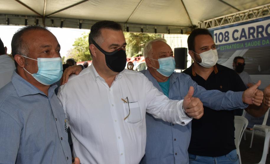 Saúde entrega 108 veículos para a Região Metropolitana