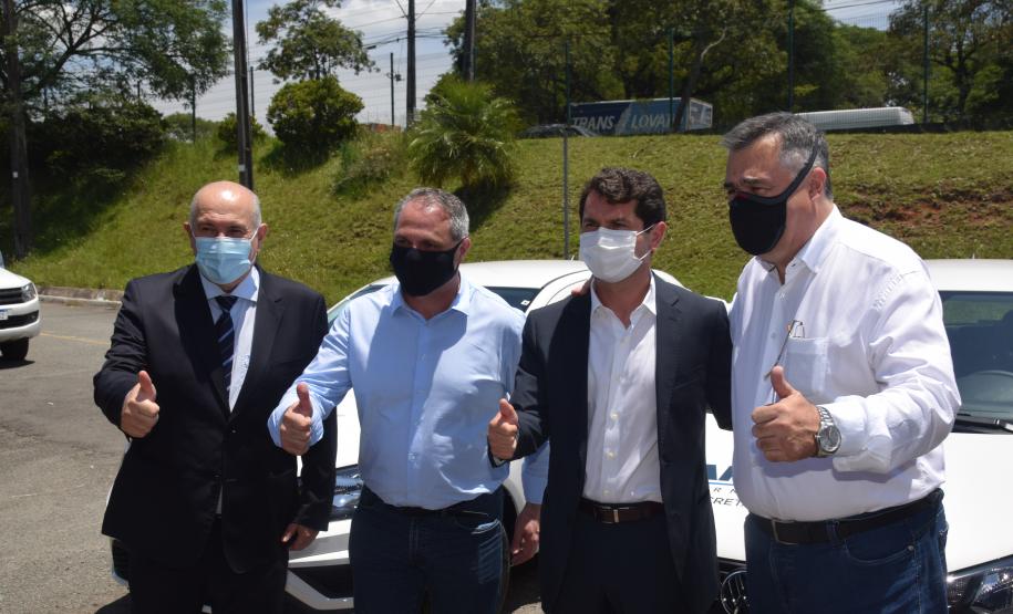 Saúde entrega 108 veículos para a Região Metropolitana