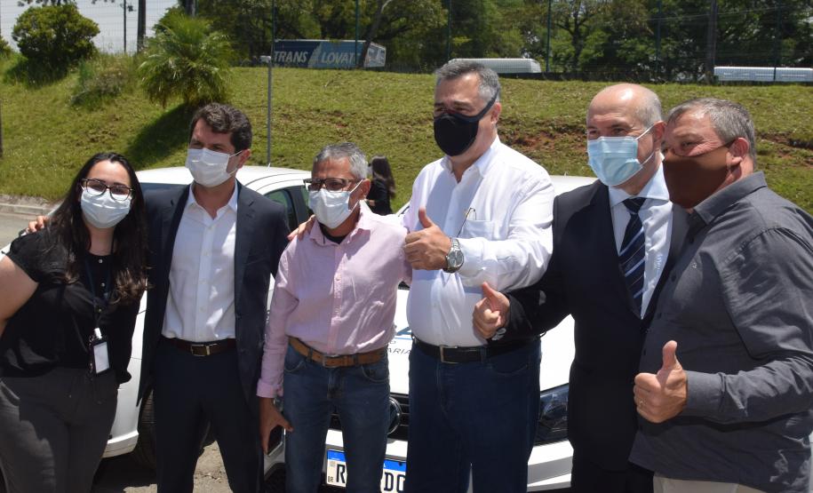 Saúde entrega 108 veículos para a Região Metropolitana