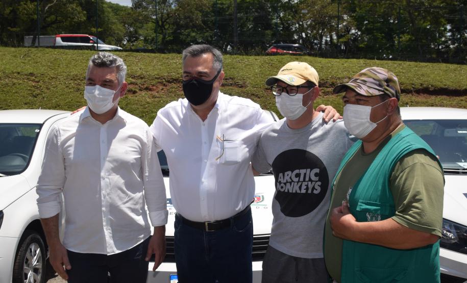 Saúde entrega 108 veículos para a Região Metropolitana