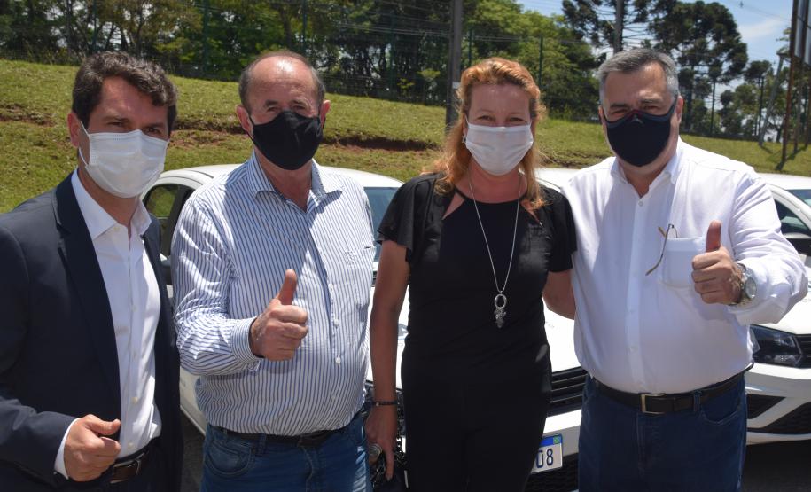 Saúde entrega 108 veículos para a Região Metropolitana