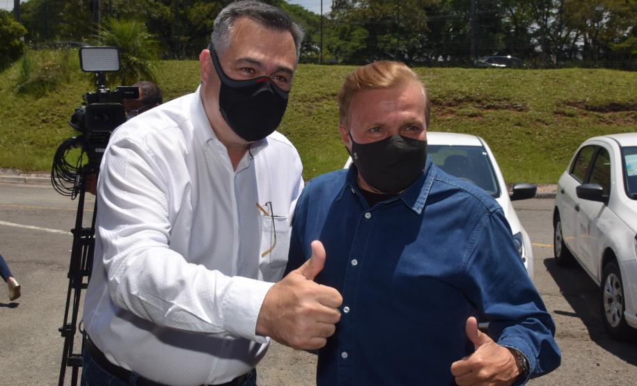 Saúde entrega 108 veículos para a Região Metropolitana