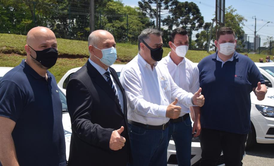 Saúde entrega 108 veículos para a Região Metropolitana