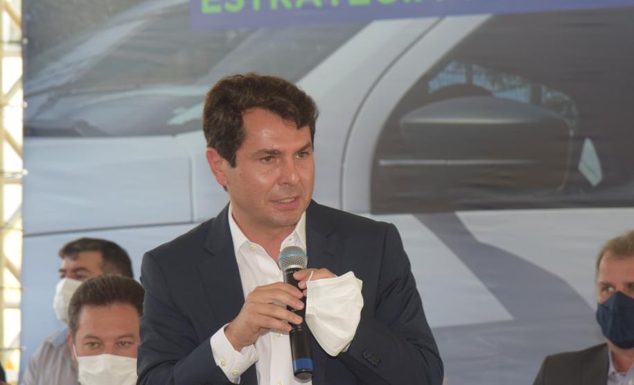 Saúde entrega 108 veículos para a Região Metropolitana