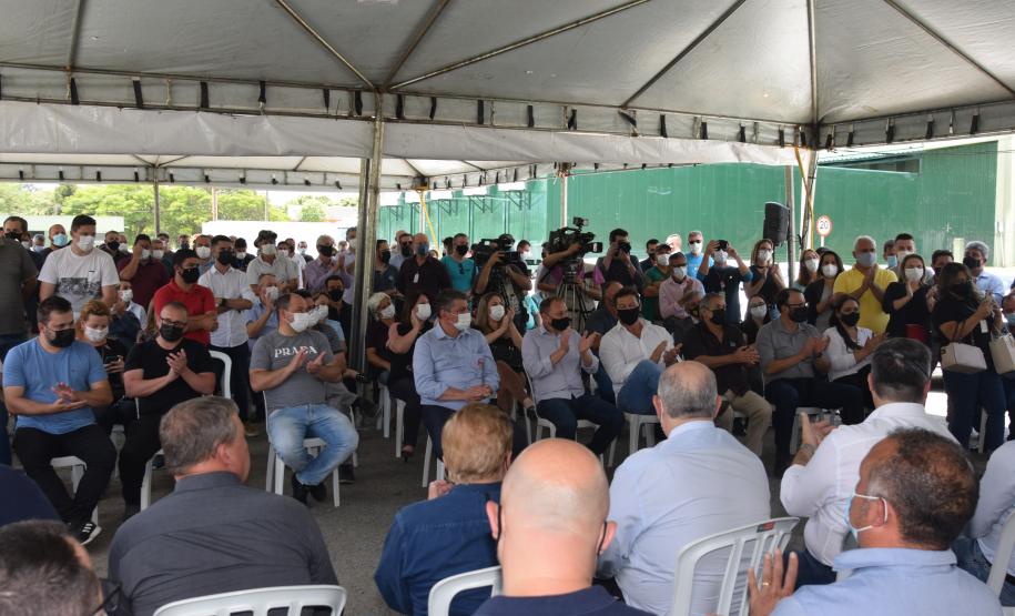 Saúde entrega 108 veículos para a Região Metropolitana