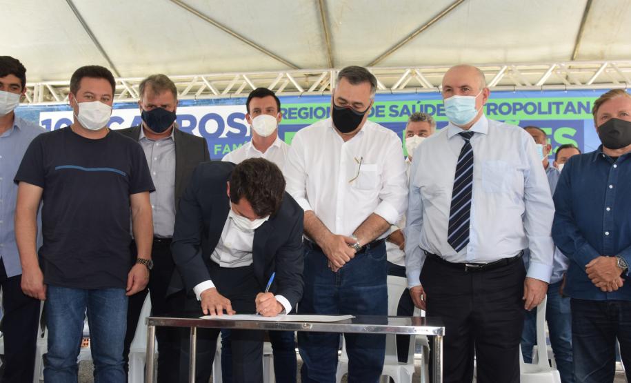 Saúde entrega 108 veículos para a Região Metropolitana