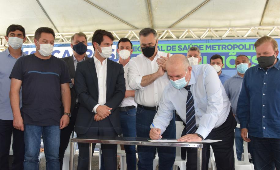 Saúde entrega 108 veículos para a Região Metropolitana