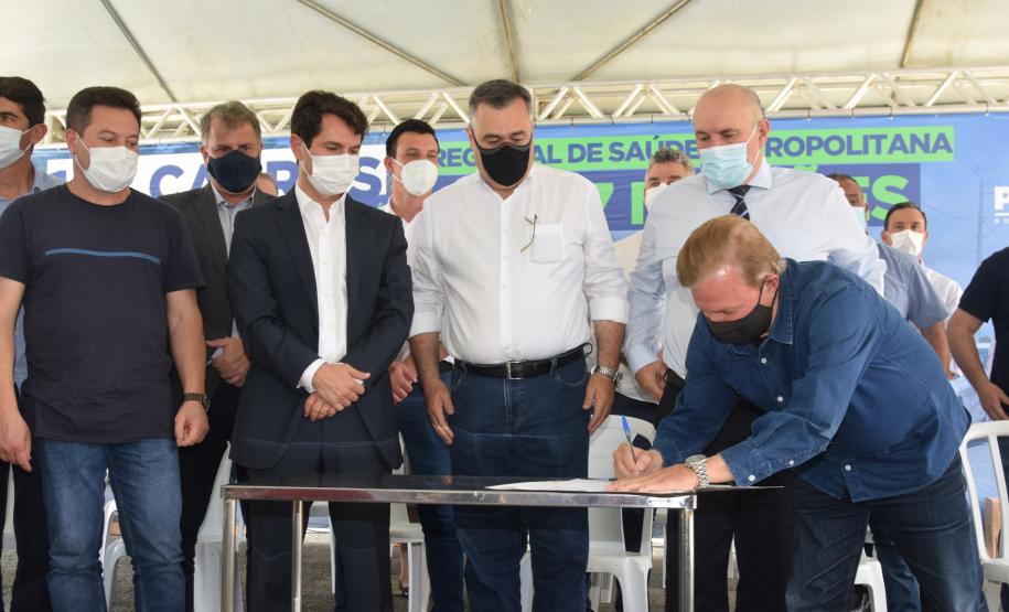 Saúde entrega 108 veículos para a Região Metropolitana