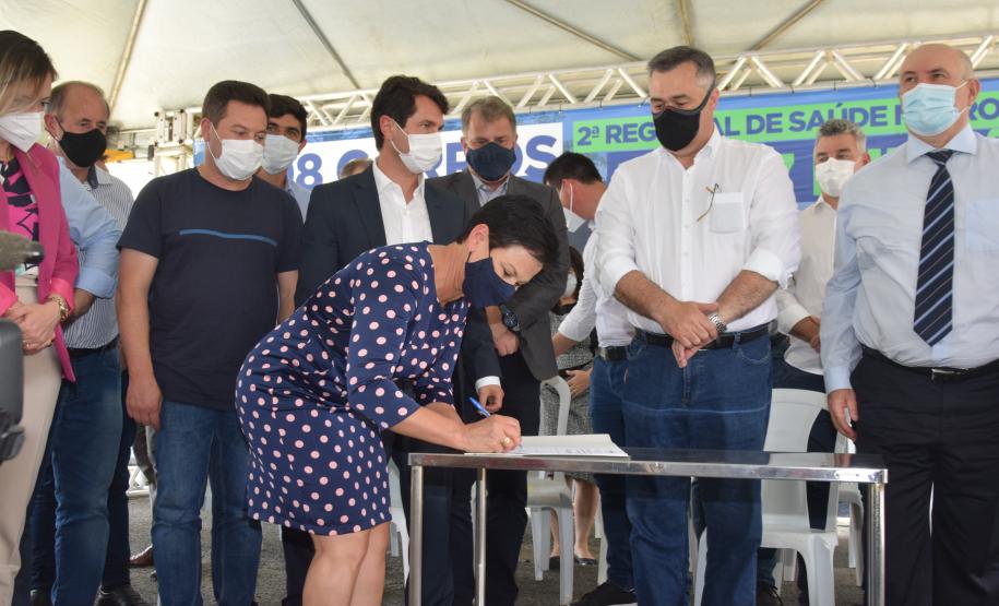 Saúde entrega 108 veículos para a Região Metropolitana