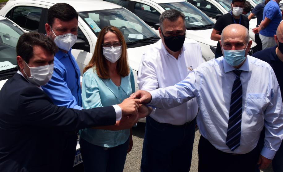 Saúde entrega 108 veículos para a Região Metropolitana