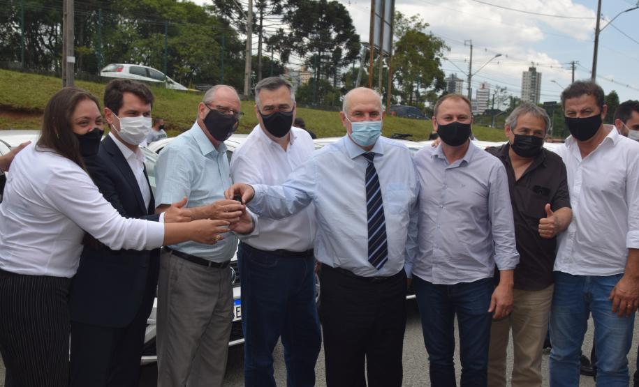 Saúde entrega 108 veículos para a Região Metropolitana