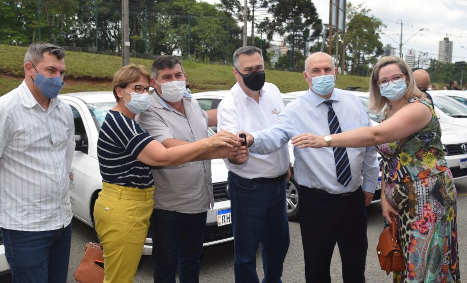 Saúde entrega 108 veículos para a Região Metropolitana
