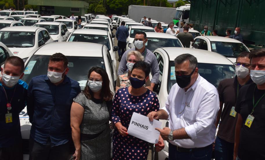 Saúde entrega 108 veículos para a Região Metropolitana