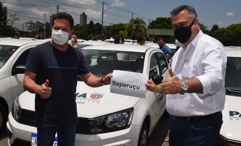 Saúde entrega 108 veículos para a Região Metropolitana