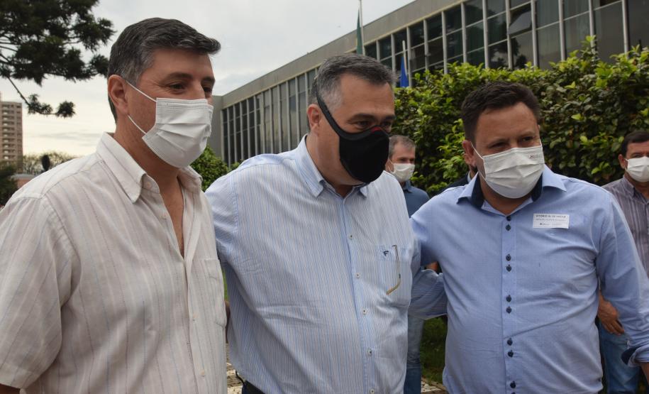 Governo entrega 67 veículos para Saúde de Guarapuava e Região