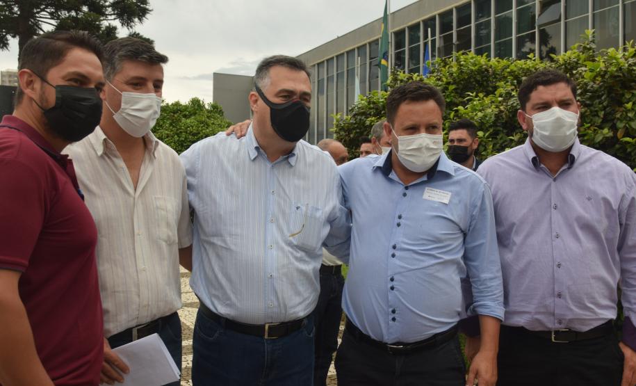 Governo entrega 67 veículos para Saúde de Guarapuava e Região