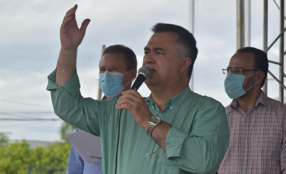 Estado entrega 26 veículos e assina convênio de R$ 5 milhões em Cianorte