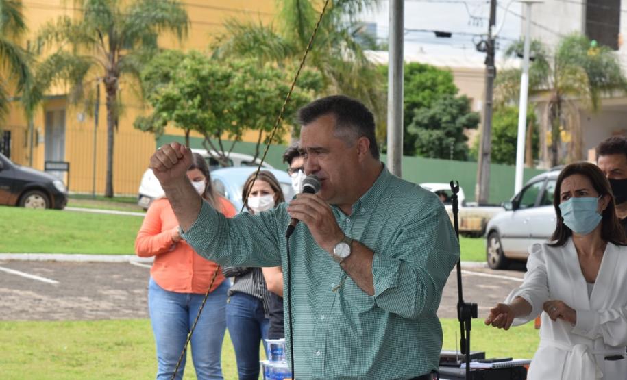 Estado entrega 26 veículos e assina convênio de R$ 5 milhões em Cianorte