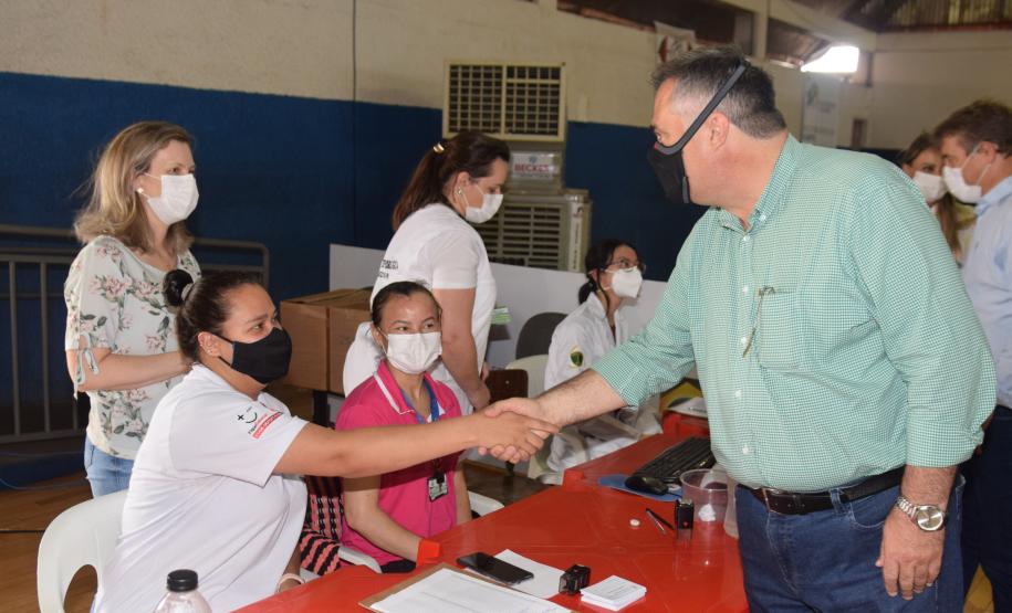 Secretário participa da 2ª etapa do projeto pioneiro da Pfizer de vacinação de adolescentes em Toledo