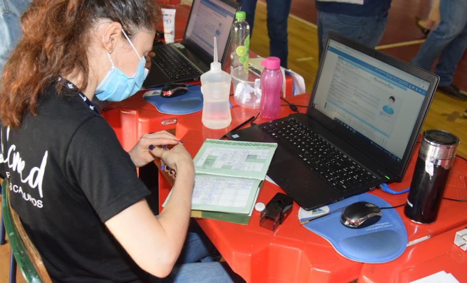 Secretário participa da 2ª etapa do projeto pioneiro da Pfizer de vacinação de adolescentes em Toledo