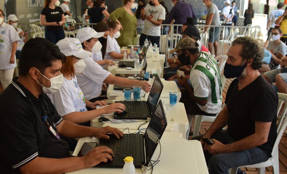 Paraná e Ministérios da Saúde do Brasil e Paraguai realizam testagem e vacinação na fronteira