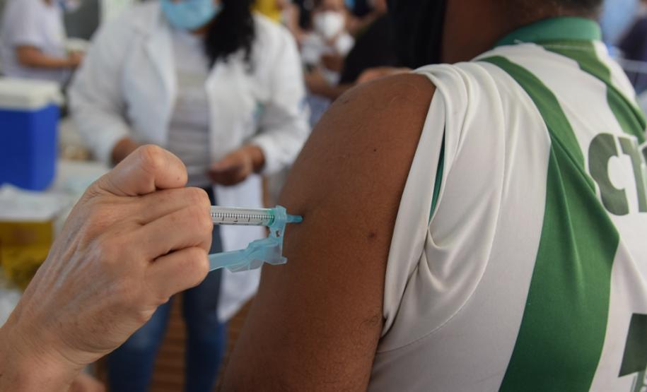 Paraná e Ministérios da Saúde do Brasil e Paraguai realizam testagem e vacinação na fronteira