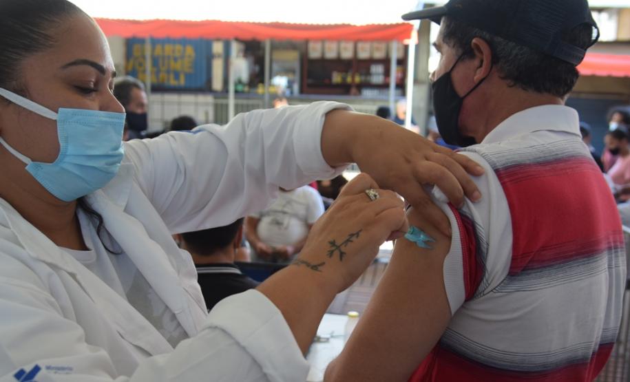 Paraná e Ministérios da Saúde do Brasil e Paraguai realizam testagem e vacinação na fronteira