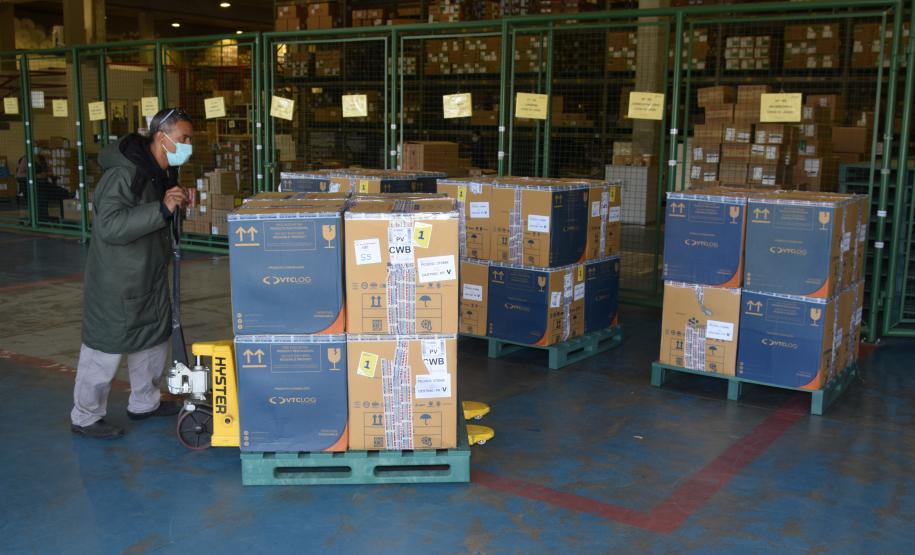 Estado recebe novas doses de vacinas contra a Covid-19 para adolescentes