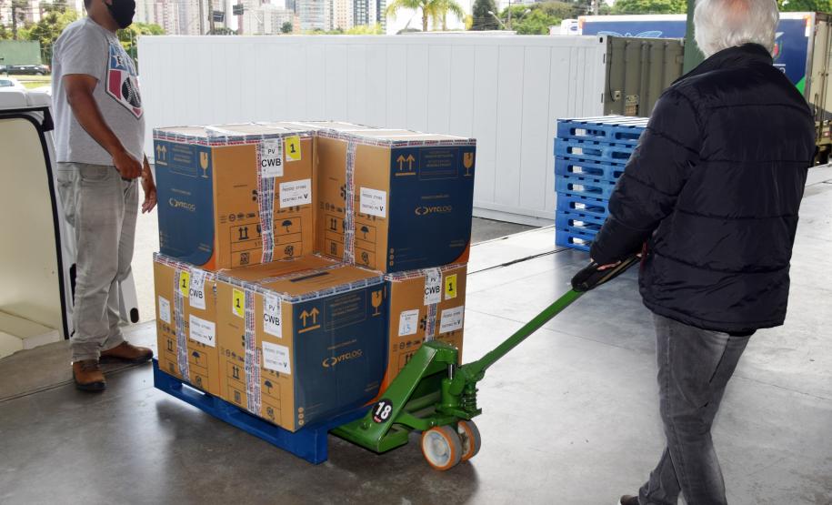 Semana inicia com a chegada de 161.460 novas doses de vacinas contra a Covid-19