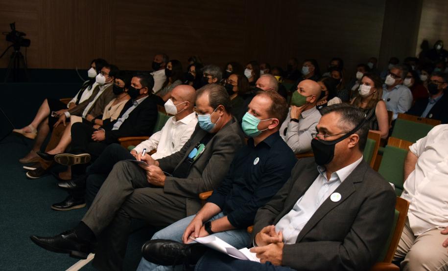 Documentário do Estado registra ações de bolsistas no combate à pandemia