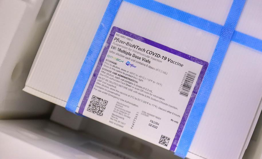 Paraná recebe 278 mil vacinas contra a Covid-19 para adolescentes, segunda dose e municípios de fronteira
