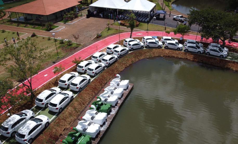 Nos 60 anos de Ivaiporã, governador confirma R$ 36,1 milhões ao município e entrega 26 veículos para a saúde da família