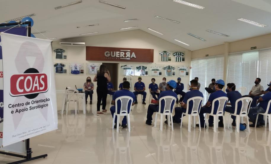 Saúde realiza ações de conscientização contra a Aids